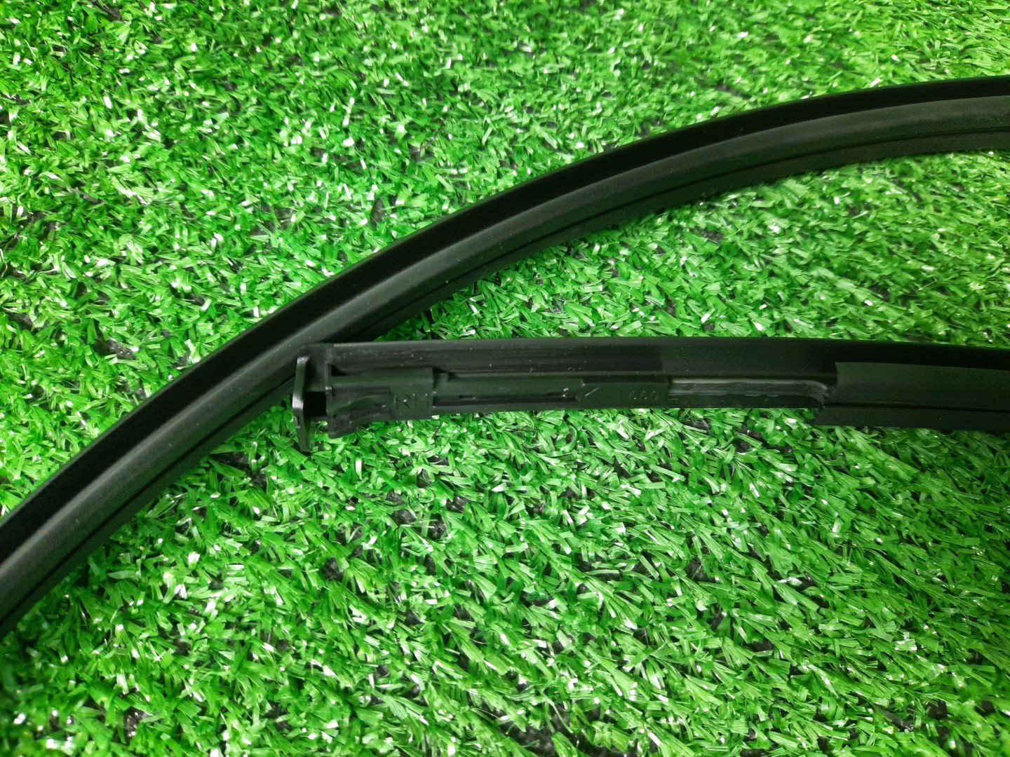Молдинг на крышу правый TOYOTA WISH ZGE20G 75551-68020 2 ракурс