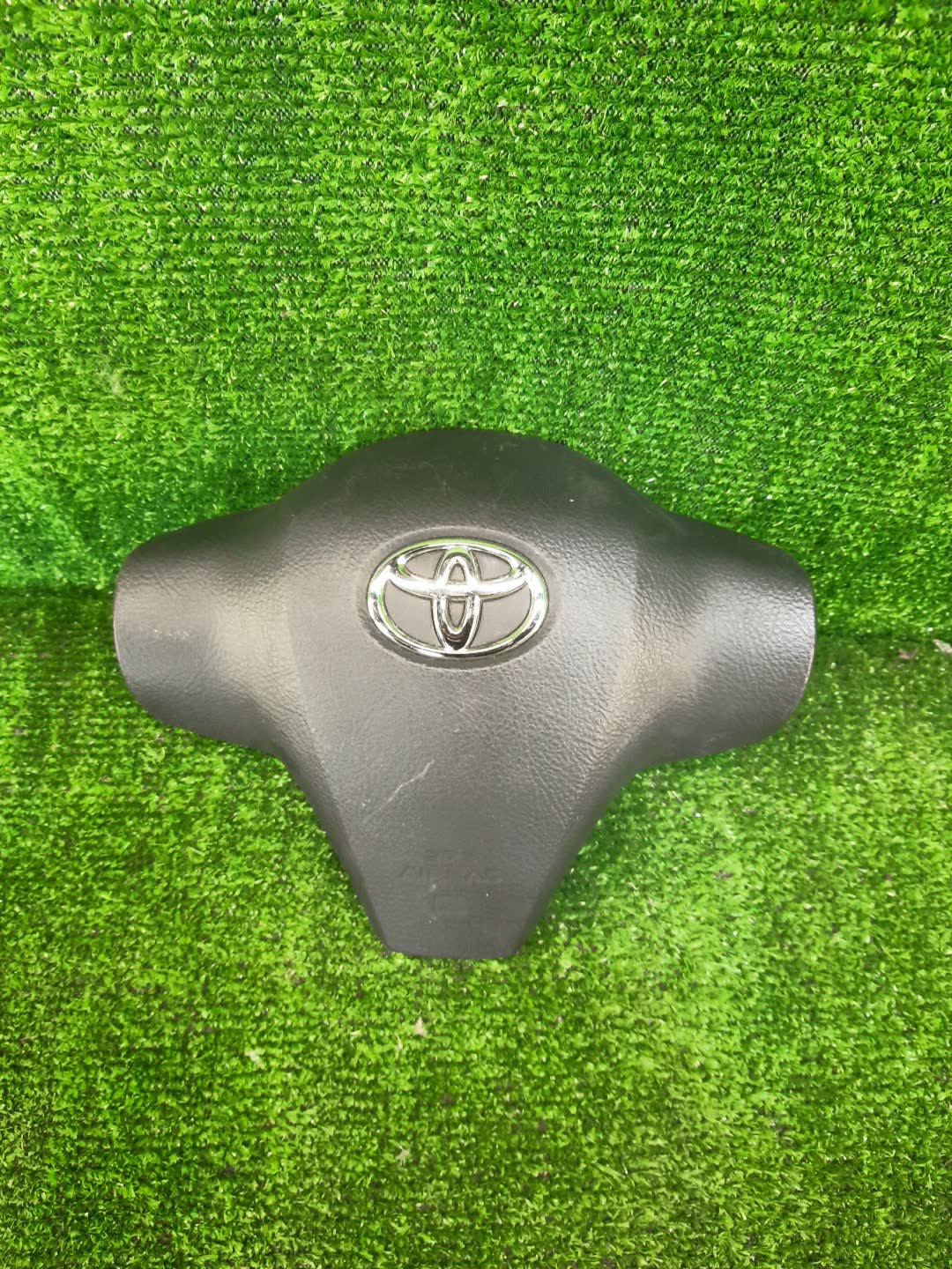 Airbag водительский TOYOTA BELTA KSP92 1 ракурс Airbag водительский TOYOTA BELTA KSP92 1 ракурс
