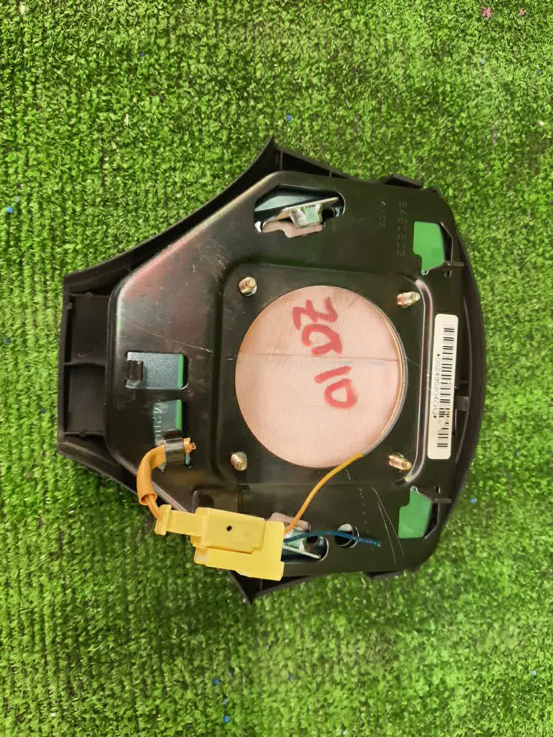 Airbag водительский TOYOTA OPA ZCT10 2 ракурс