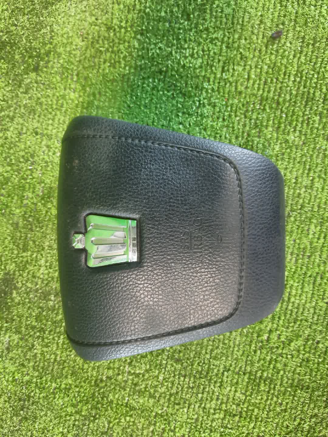 Airbag водительский TOYOTA CROWN AWS210 3 ракурс