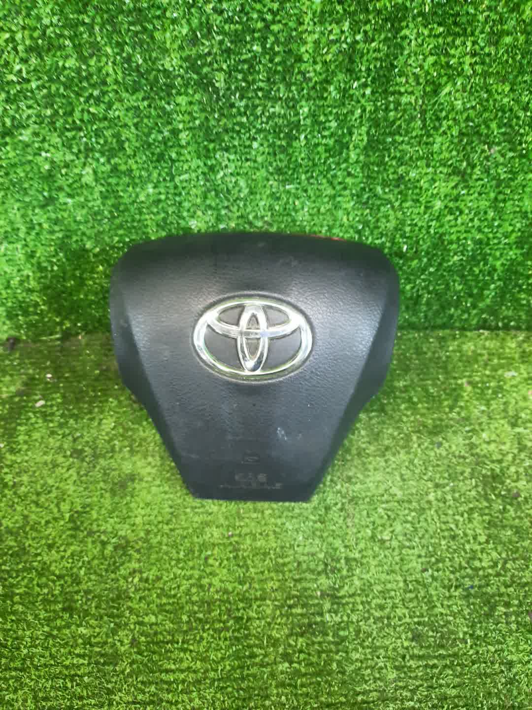 Airbag водительский TOYOTA VOXY ZRR70G 1 ракурс