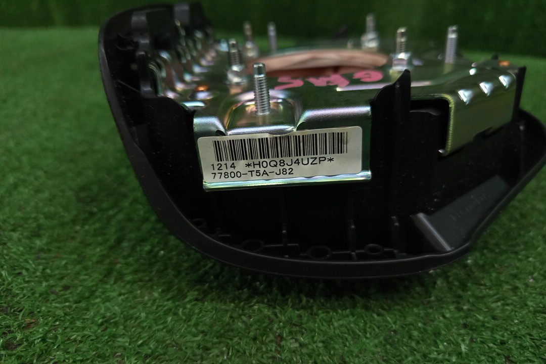 Airbag водительский HONDA GRACE GM5 3 ракурс