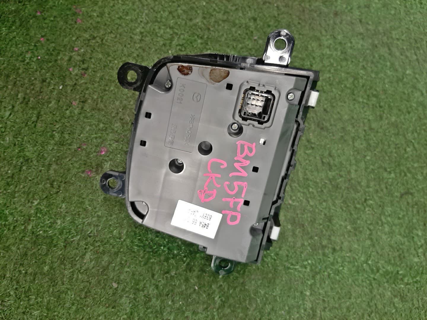 Пульт управления навигацией MAZDA AXELA BM5FP P45A66CM0C 2 ракурс
