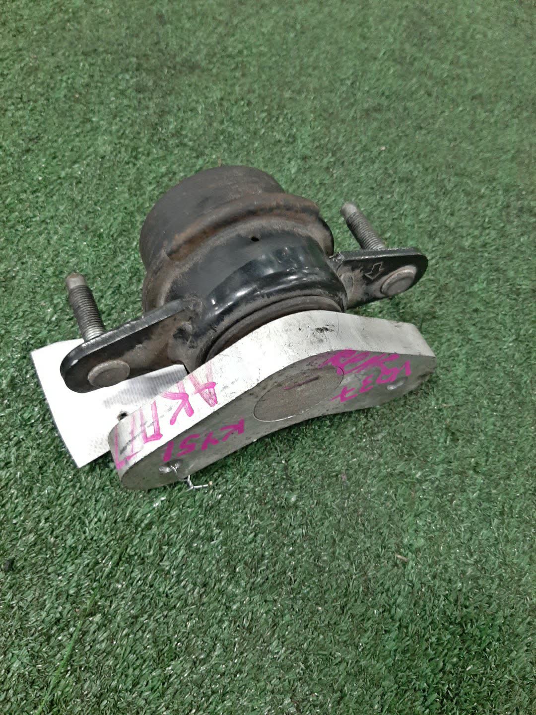Подушка кпп задняя NISSAN FUGA KY51 VQ37VHR 2 ракурс