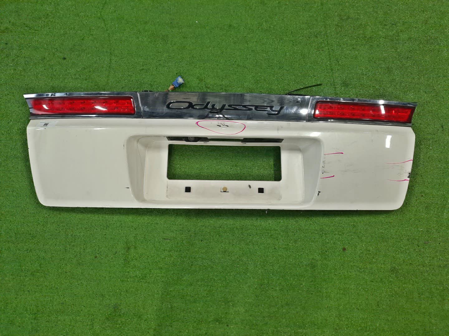 Обшивка двери багажника HONDA ODYSSEY RB1 1 ракурс