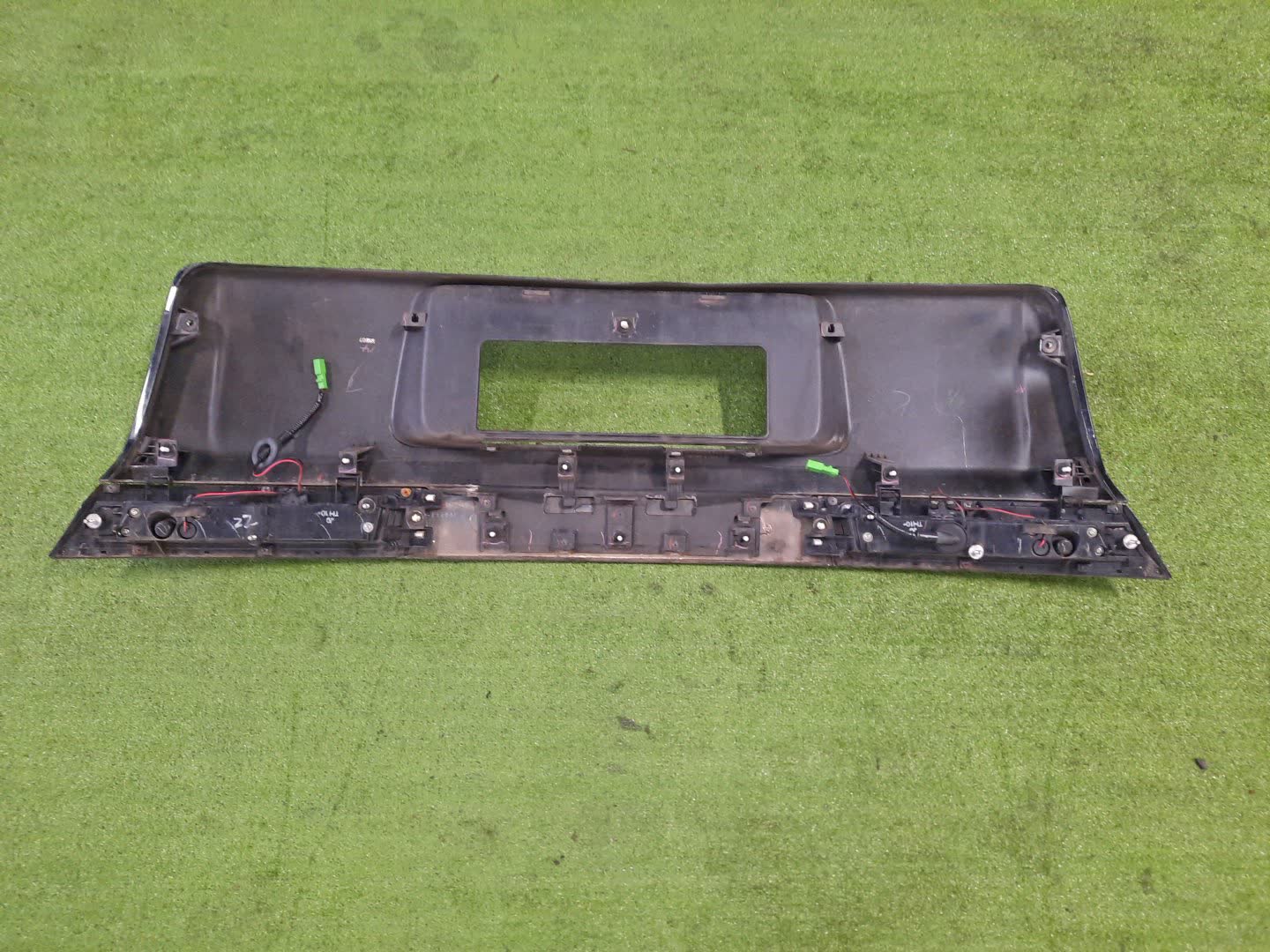 Обшивка двери багажника HONDA ODYSSEY RB1 2 ракурс