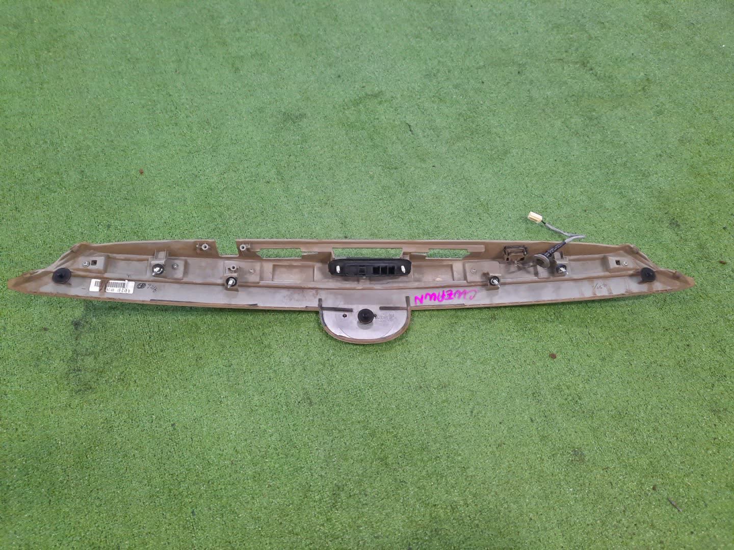 Накладка 5-й двери NISSAN LAFESTA CWEFWN C570-58811 2 ракурс
