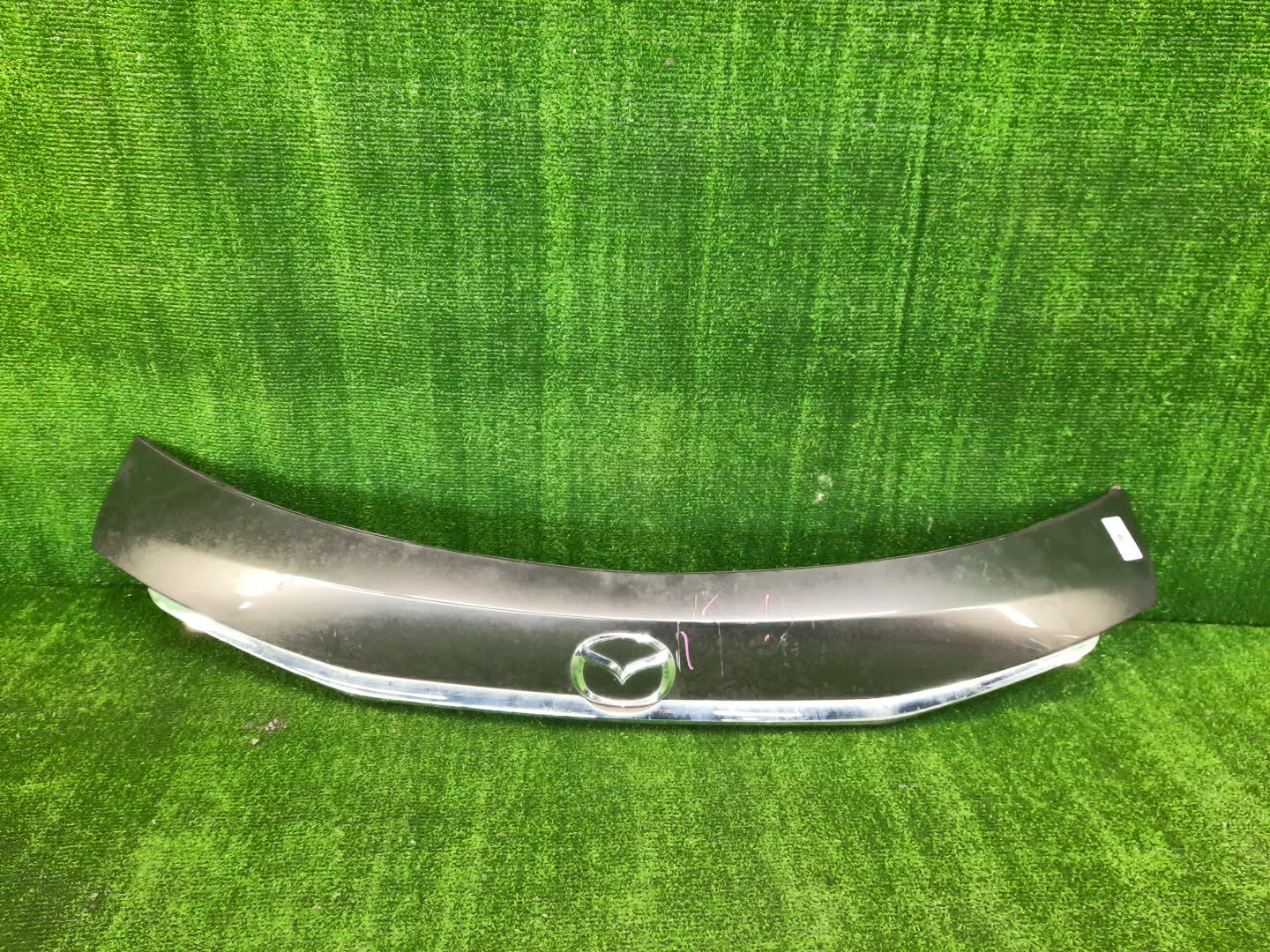 Обшивка двери багажника MAZDA ATENZA GJ2FW 1 ракурс Обшивка двери багажника MAZDA ATENZA GJ2FW 1 ракурс