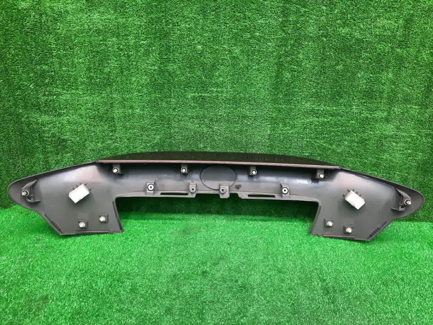 Накладка 5-й двери TOYOTA C-HR ZYX10 76811-10160 2 ракурс