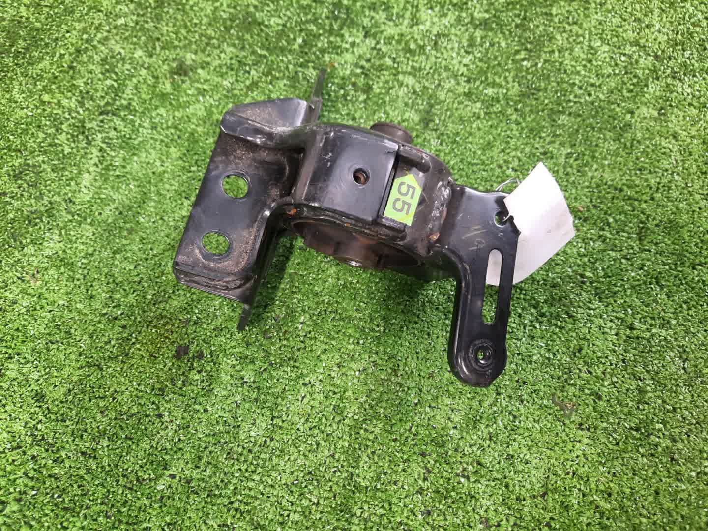 Подушка кпп левая VOLVO V70 BW98 B6324S 1 ракурс