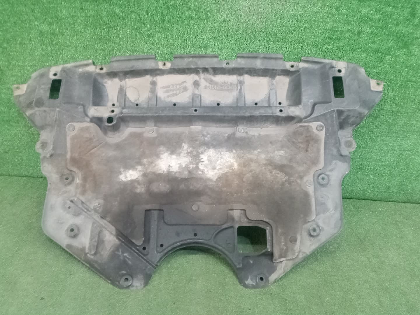 Защита двигателя TOYOTA BREVIS JCG10 51441-51030 4 ракурс