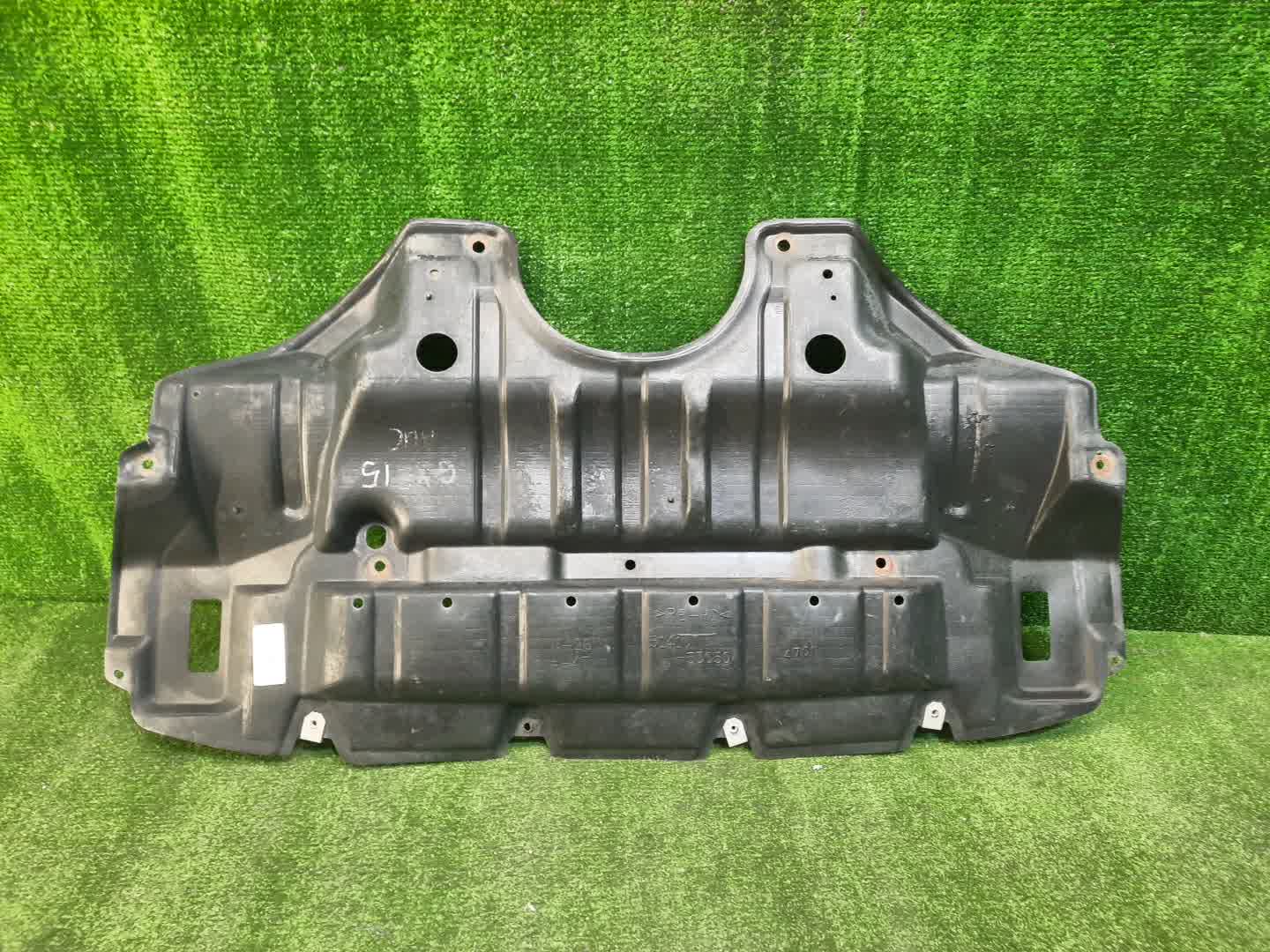 Защита двигателя TOYOTA ALTEZZA GXE10 51410-53050 1 ракурс Защита двигателя TOYOTA ALTEZZA GXE10 51410-53050 1 ракурс