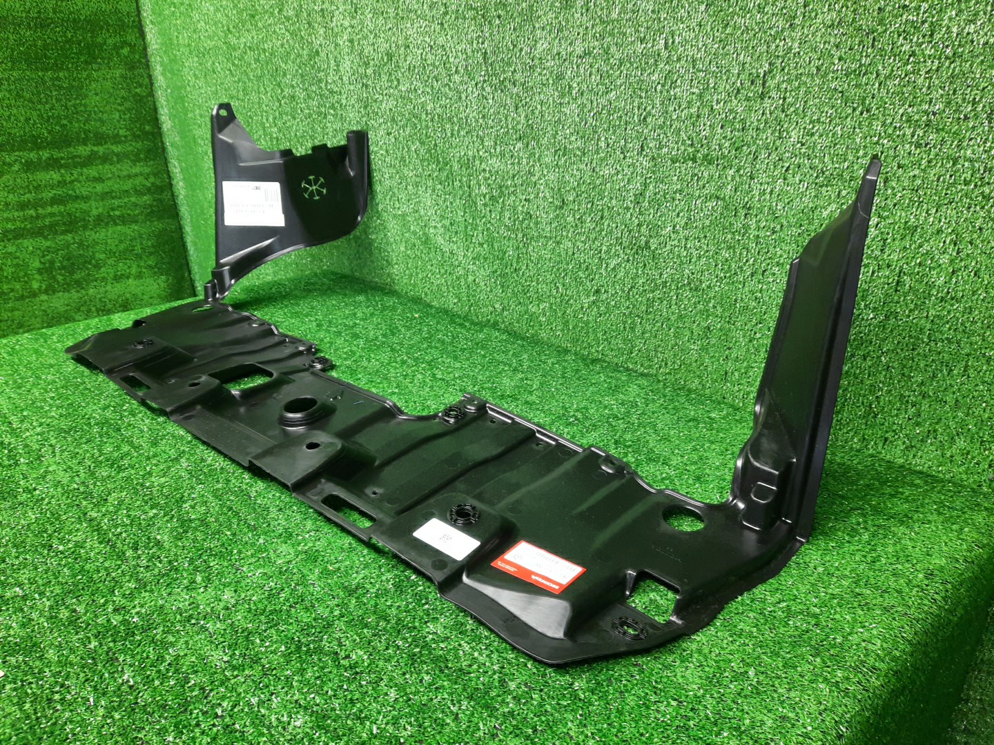 Защита двигателя передняя HONDA STEPWGN RP6 74111-3T0-000 2 ракурс