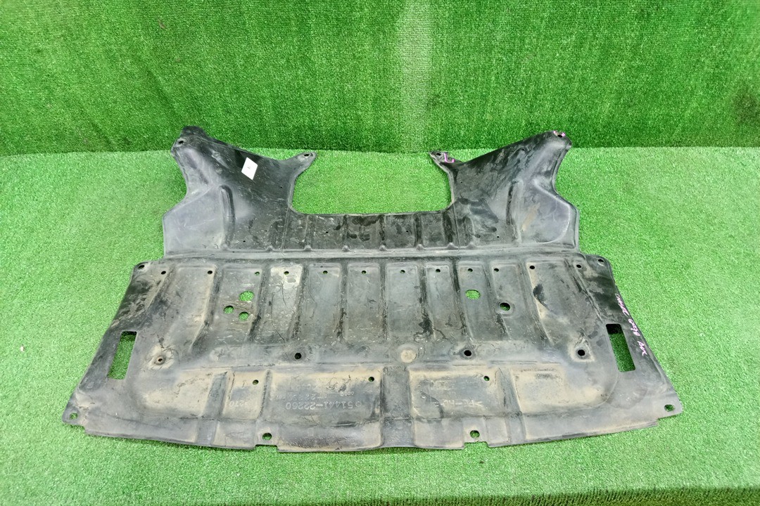 Защита двигателя передняя TOYOTA CHASER GX90 51441-22260 1 ракурс