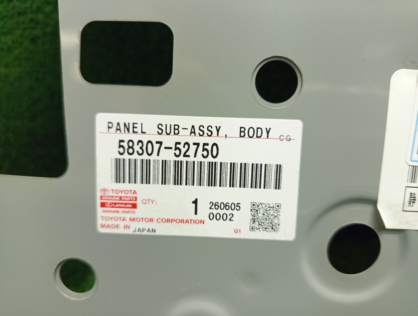 Панель салона TOYOTA YARIS CROSS MXPJ15 58307-52750 3 ракурс