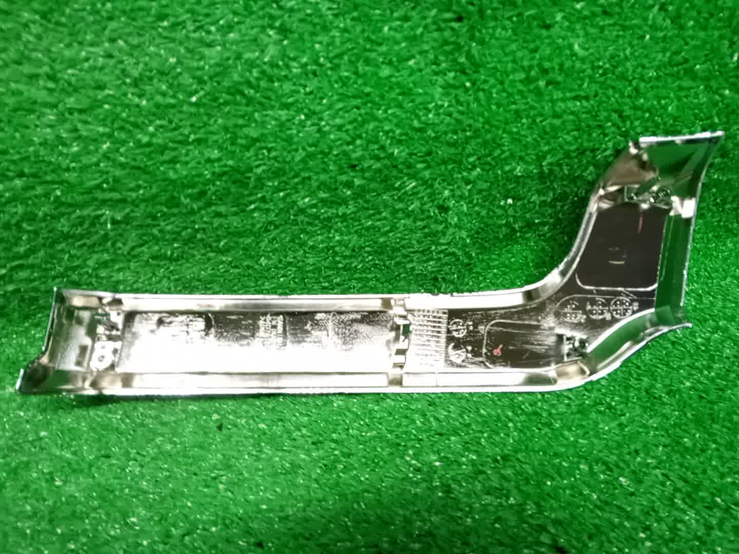 Молдинг на бампер левый передний MITSUBISHI PAJERO V93W 6407A121 2 ракурс