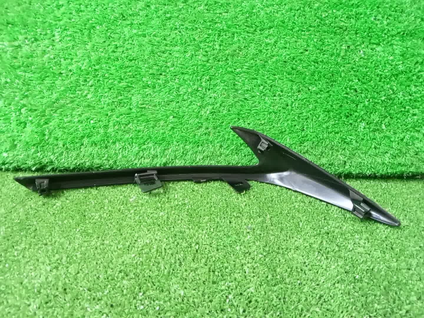 Молдинг на бампер левый задний LEXUS NX450H+ AAZH26 52566-78070 2 ракурс