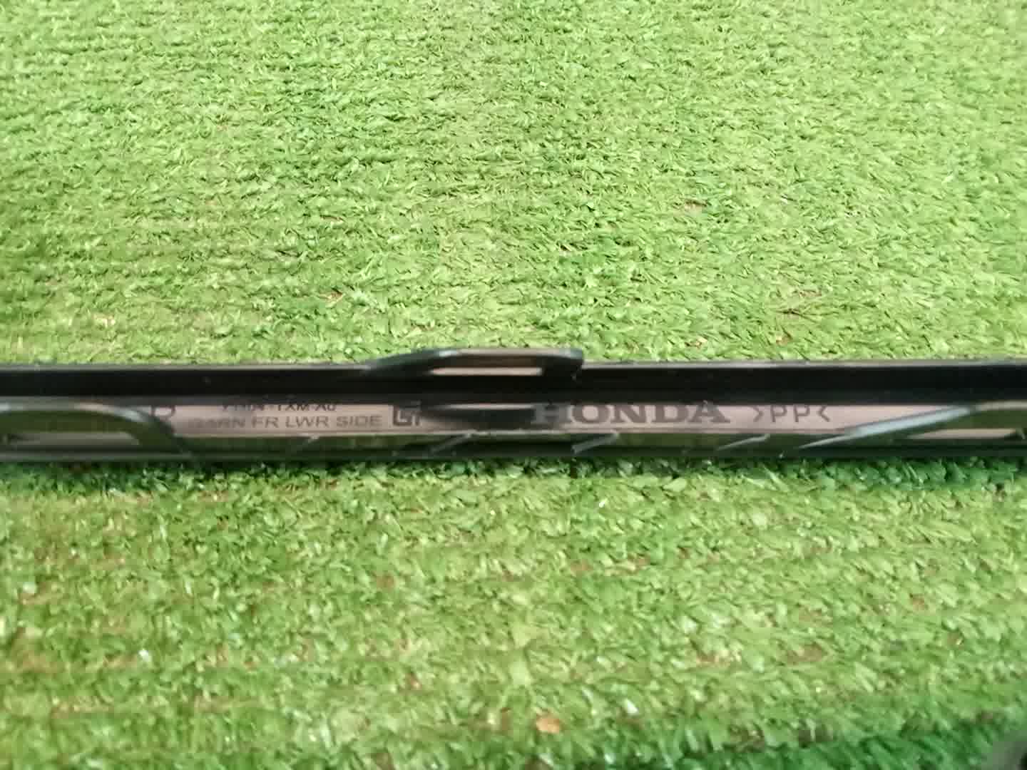 Молдинг на бампер правый HONDA INSIGHT ZE4 71104-TXM-A01 3 ракурс