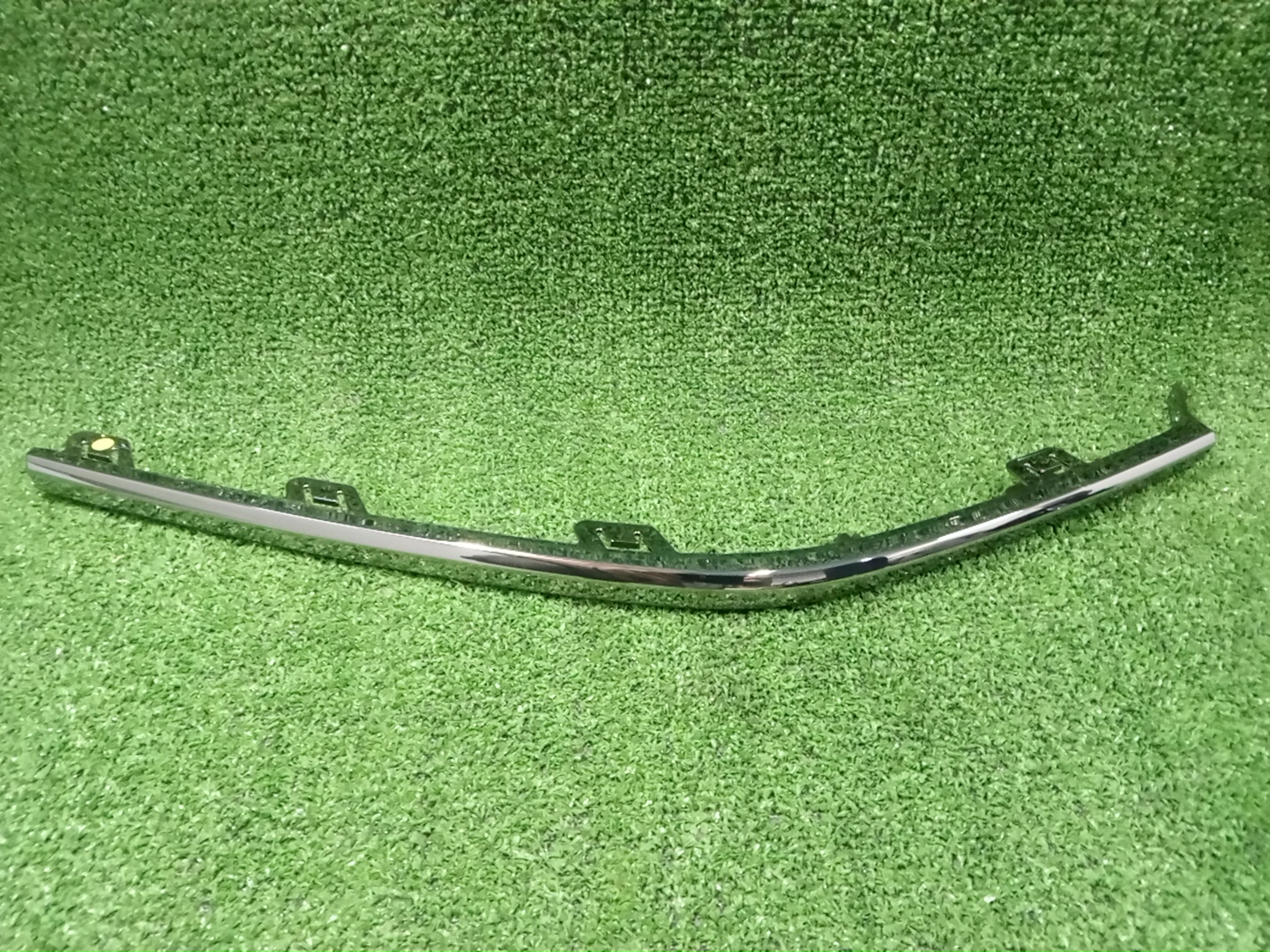 Молдинг на бампер правый передний HONDA STEPWGN RP7 71104-3T0-J01 2 ракурс