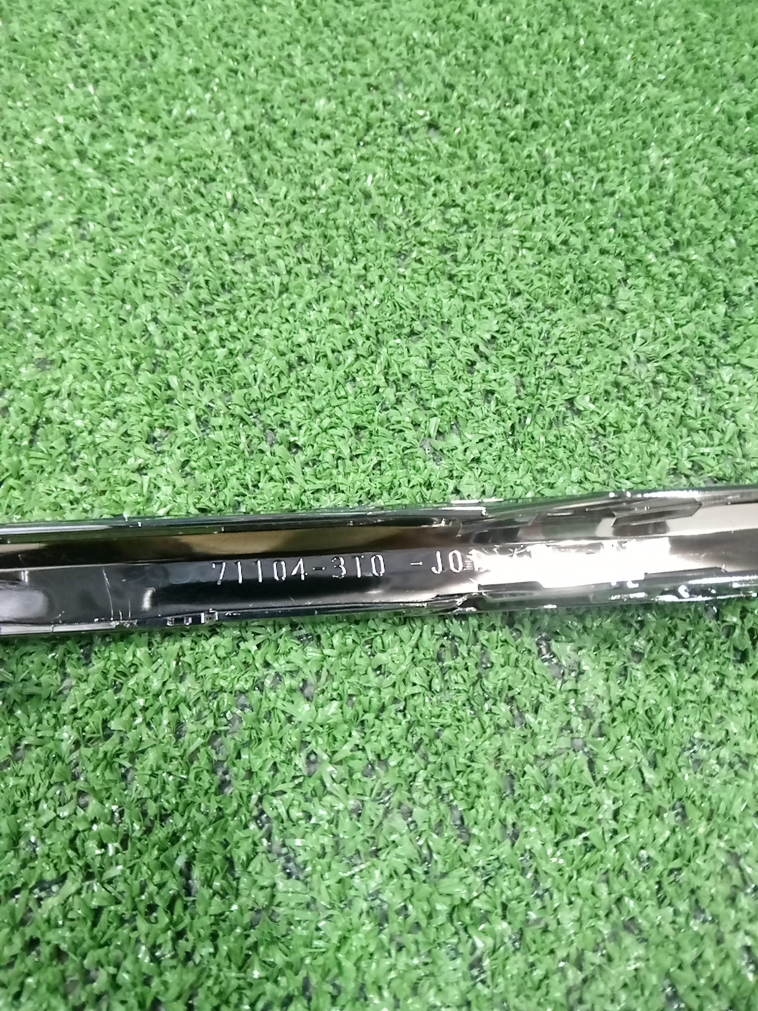 Молдинг на бампер правый передний HONDA STEPWGN RP7 71104-3T0-J01 4 ракурс