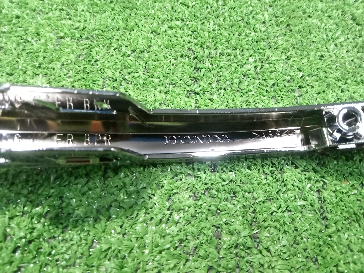 Молдинг на бампер левый передний HONDA STEPWGN RP7 71109-3T0-J01 3 ракурс