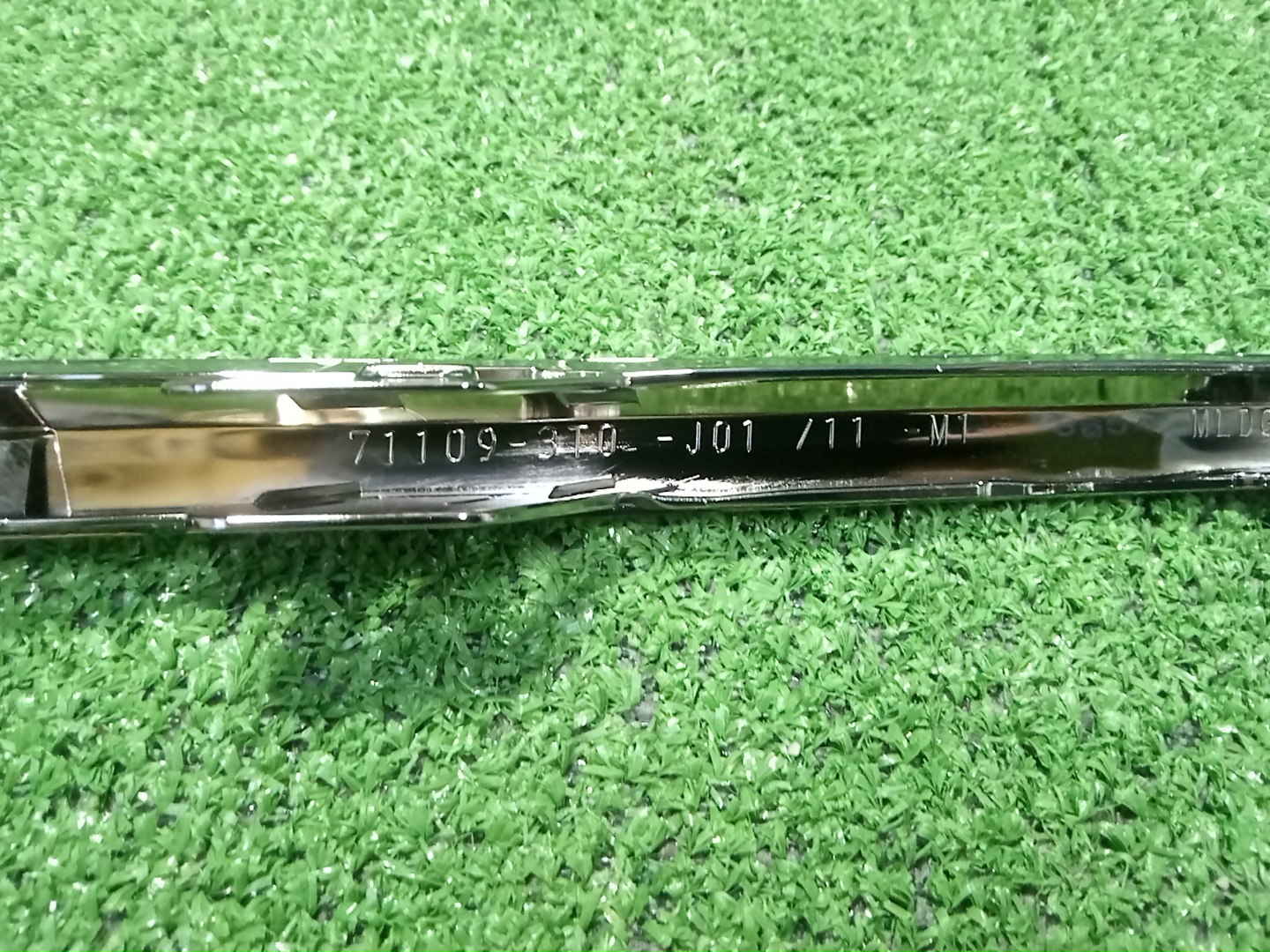 Молдинг на бампер левый передний HONDA STEPWGN RP7 71109-3T0-J01 4 ракурс