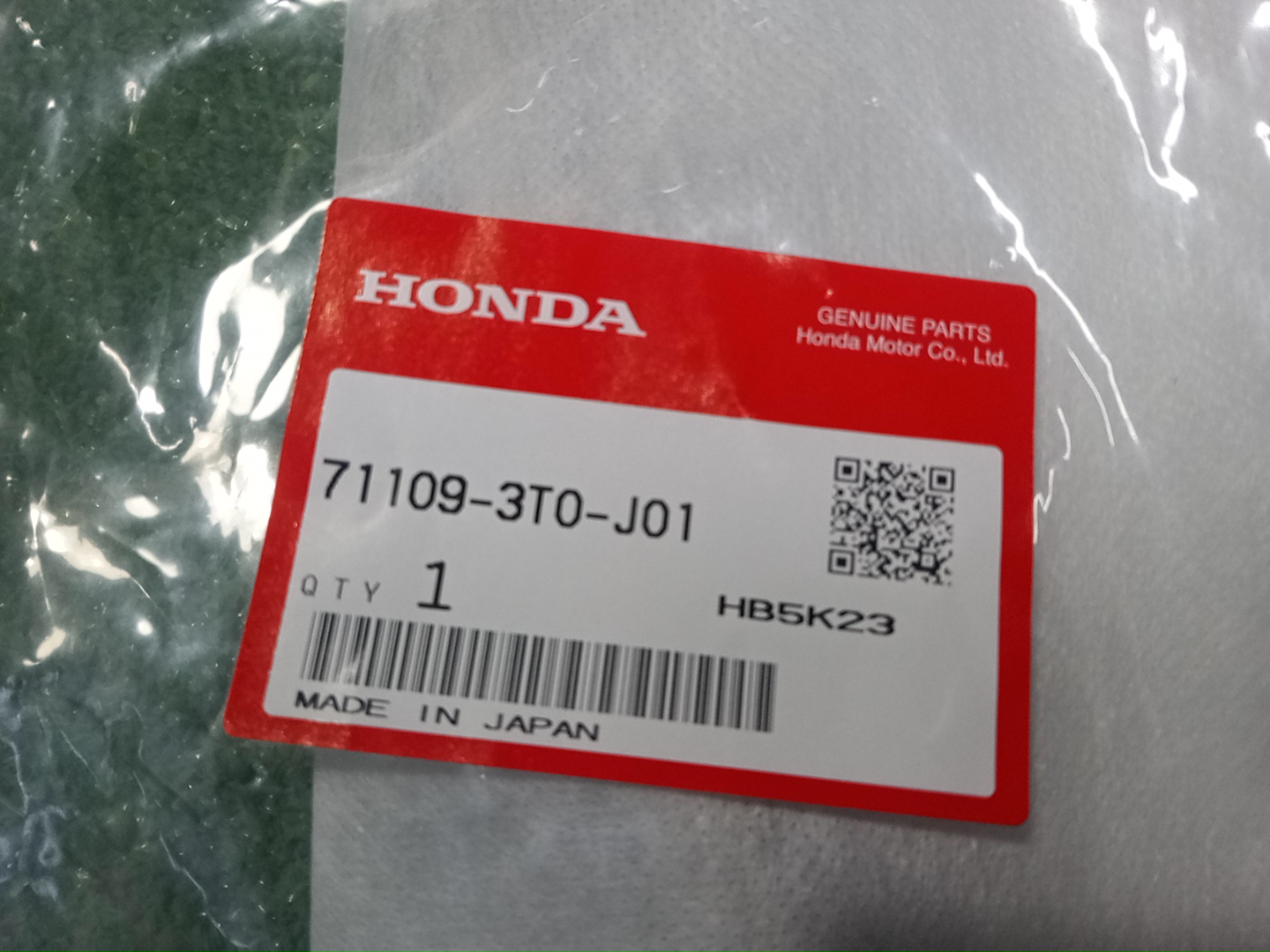 Молдинг на бампер левый передний HONDA STEPWGN RP7 71109-3T0-J01 5 ракурс