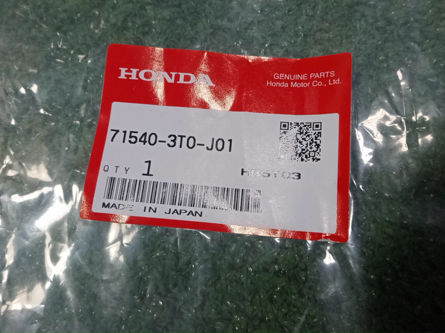 Молдинг на бампер задний HONDA STEPWGN RP7 71540-3T0-J01 5 ракурс
