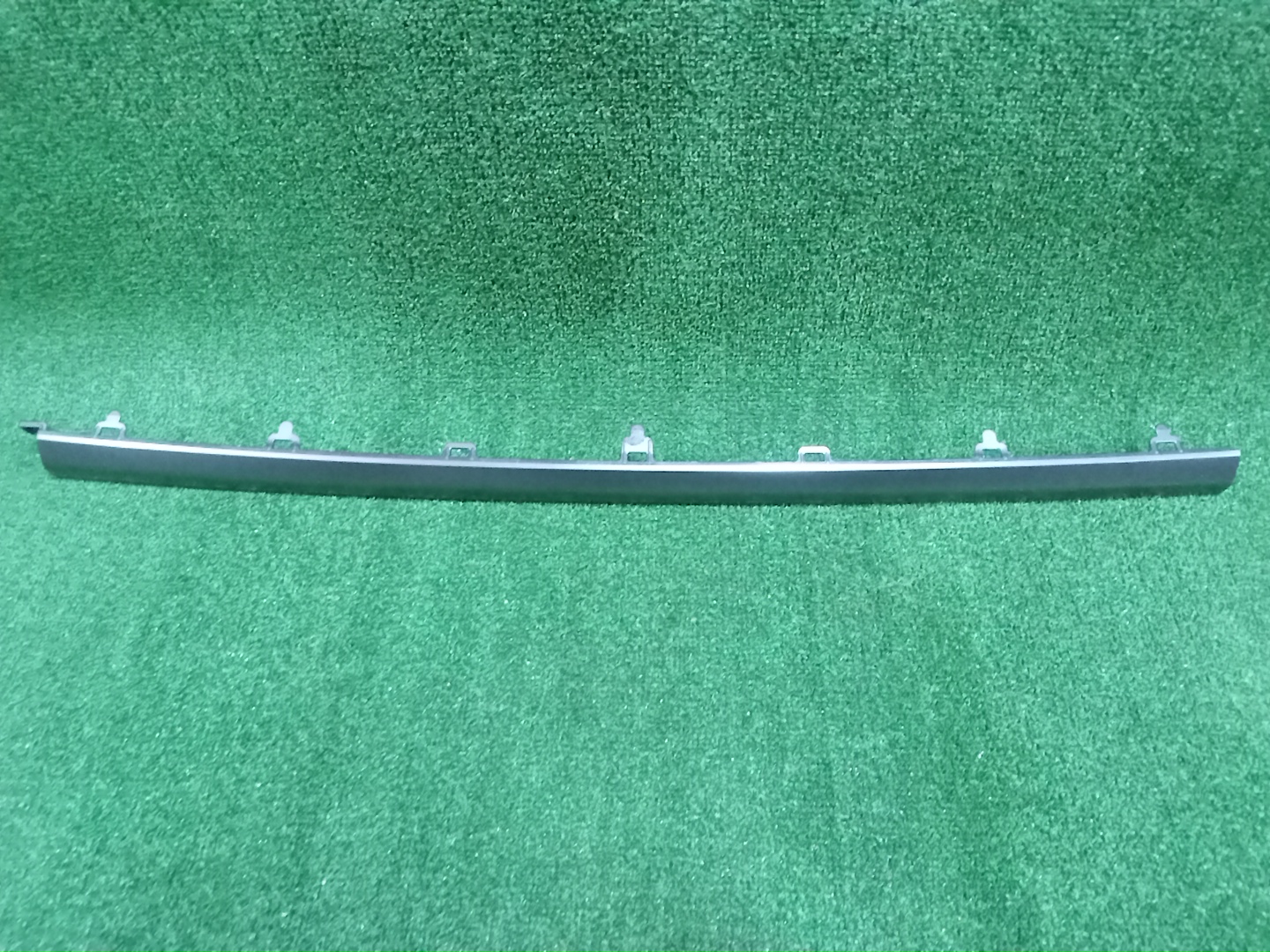 Молдинг на бампер задний TOYOTA COROLLA CROSS ZSG10 52151-16100 1 ракурс