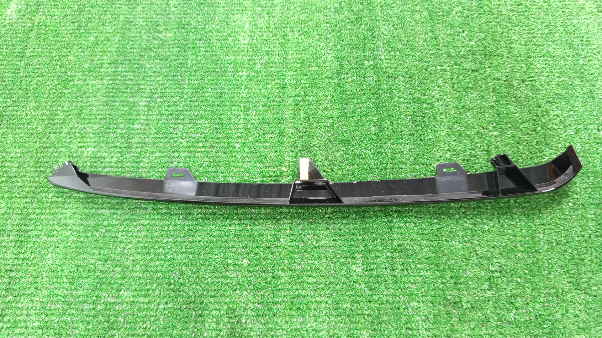 Молдинг на бампер левый передний MAZDA ATENZA GJ2FP GSH7-50-131 2 ракурс
