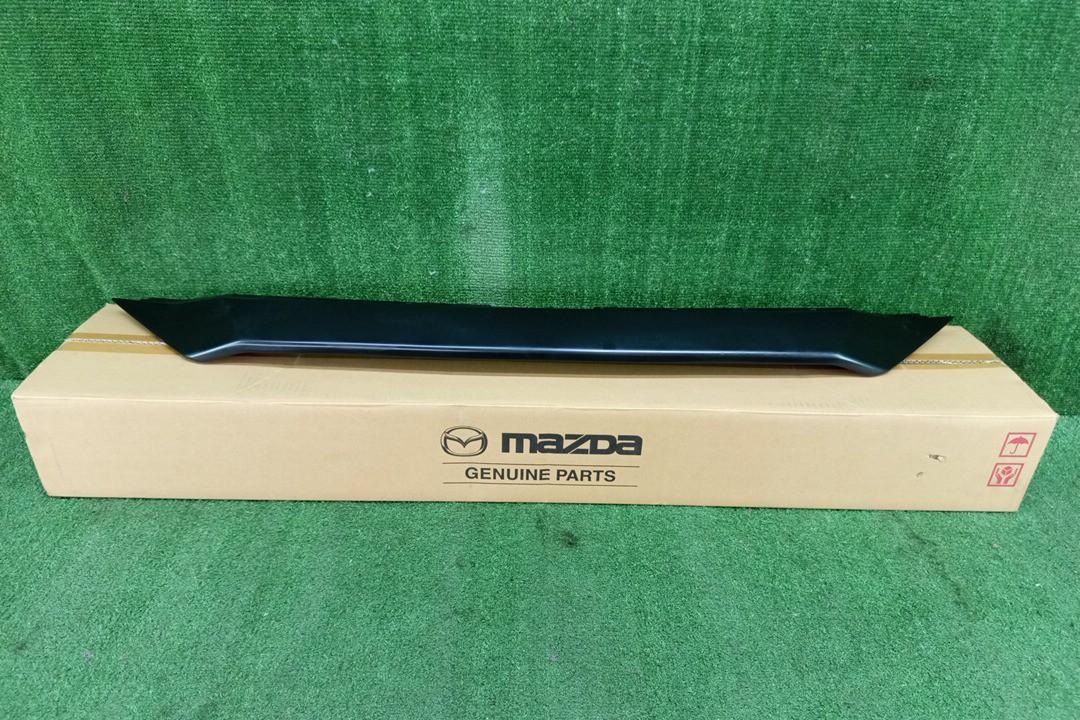 Молдинг на бампер передний MAZDA CX-8 KG2P KSD4-50-7E1ABB 1 ракурс