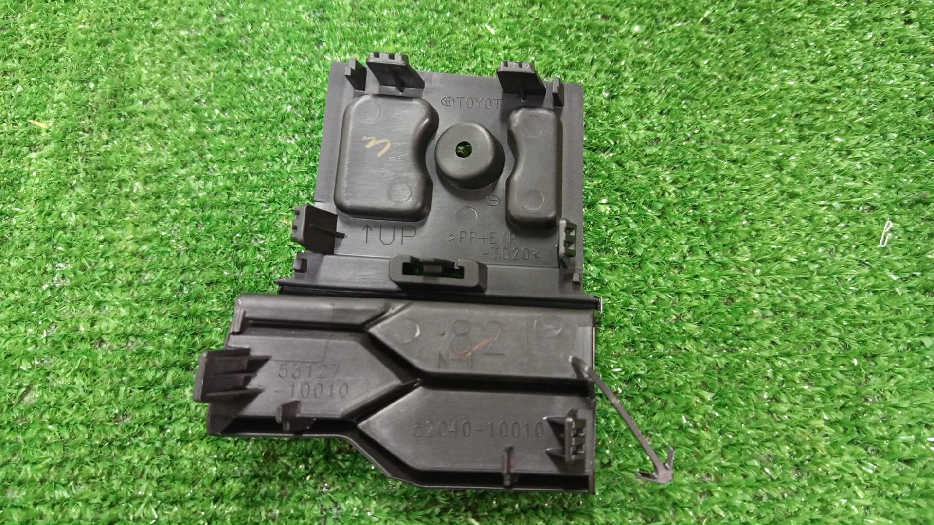 TOYOTA C-HR NGX10 53127-10010 2 ракурс TOYOTA C-HR NGX10 53127-10010 2 ракурс