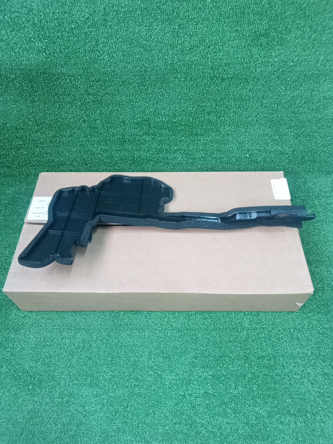 Защита радиатора правая NISSAN X-TRAIL SNT33 KR15DDT 21558-6RU0A 2 ракурс