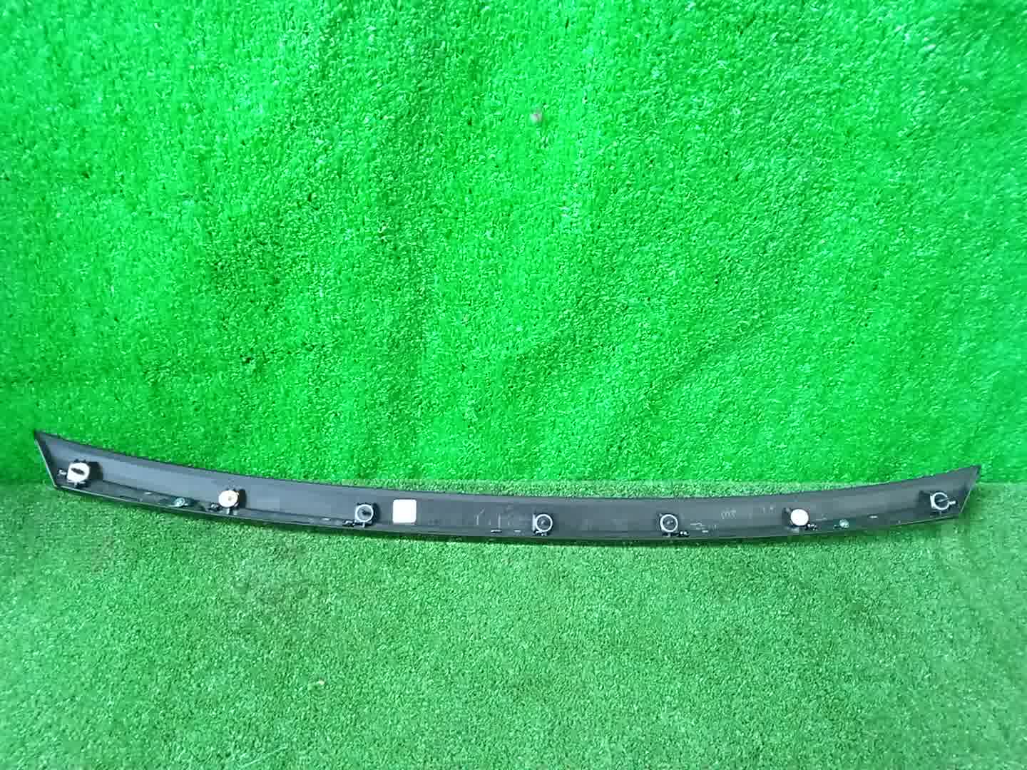 Молдинг капота TOYOTA VOXY MZRA90W 75770-V1020 3 ракурс
