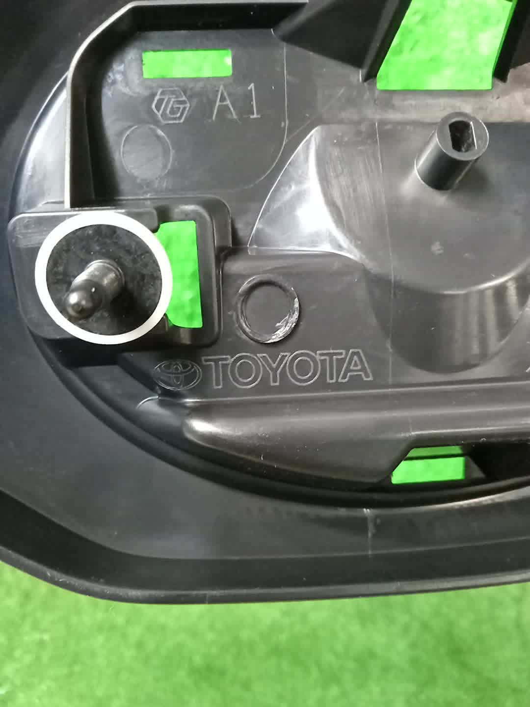 Молдинг капота TOYOTA NOAH MZRA90W 75770-V1010 4 ракурс