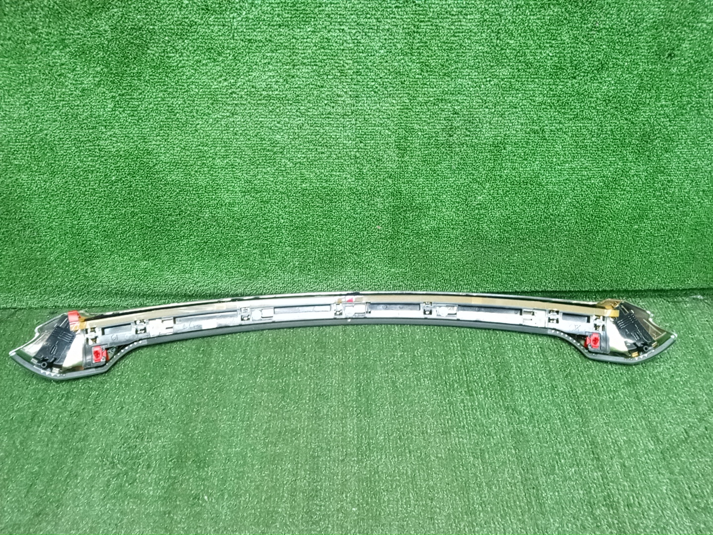 Молдинг капота TOYOTA HILUX GUN125 75770-0K450 2 ракурс
