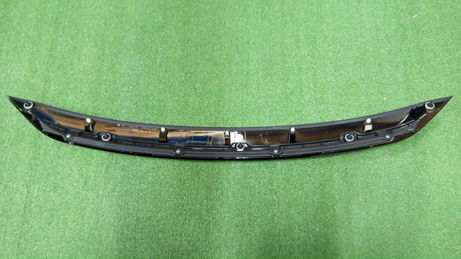 Молдинг капота TOYOTA HARRIER ZSU60W 75770-48080 4 ракурс