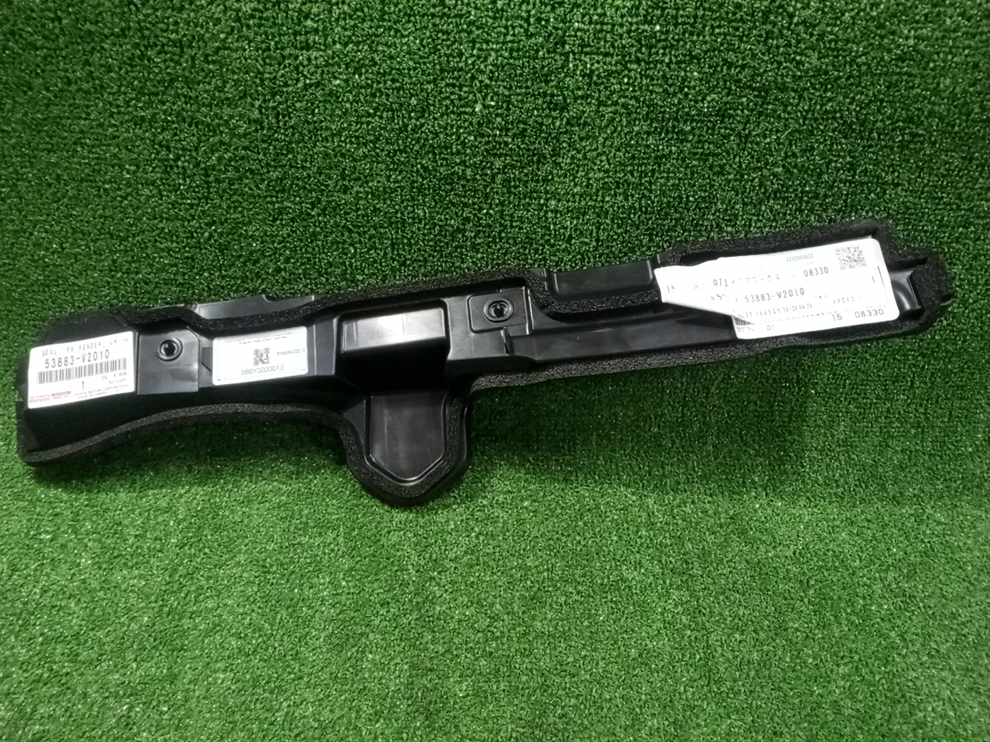 Пыльник крыла левый передний TOYOTA ALPHARD AAHH40W 53883-V2010 1 ракурс Пыльник крыла левый передний TOYOTA ALPHARD AAHH40W 53883-V2010 1 ракурс