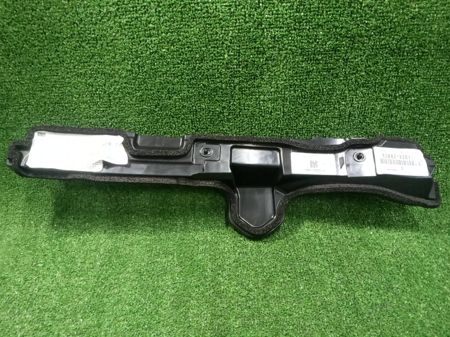 Пыльник крыла правый передний TOYOTA ALPHARD AAHH40W 53882-V2010 1 ракурс Пыльник крыла правый передний TOYOTA ALPHARD AAHH40W 53882-V2010 1 ракурс