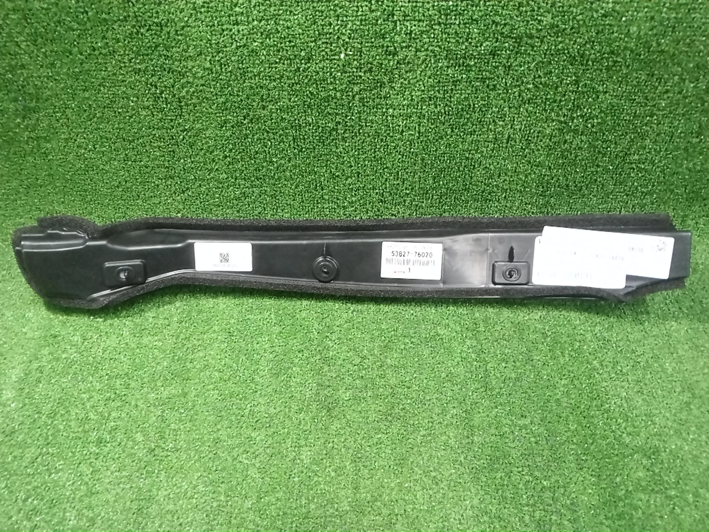 Пыльник крыла правый LEXUS UX250H MZAH10 53827-76020 1 ракурс