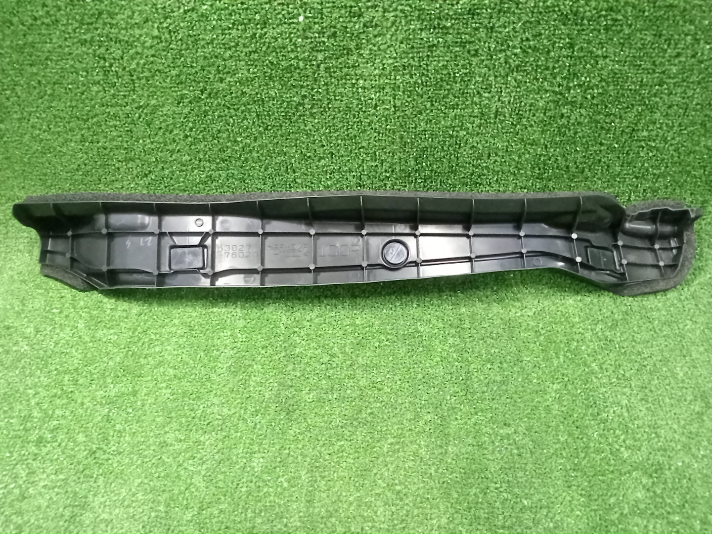 Пыльник крыла правый LEXUS UX250H MZAH10 53827-76020 2 ракурс