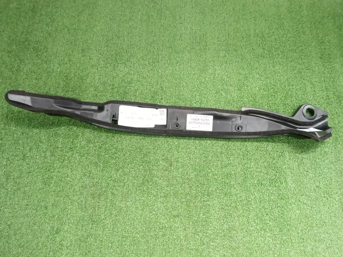Пыльник крыла левый передний TOYOTA SIENTA MXPL10G 53828-52250 1 ракурс