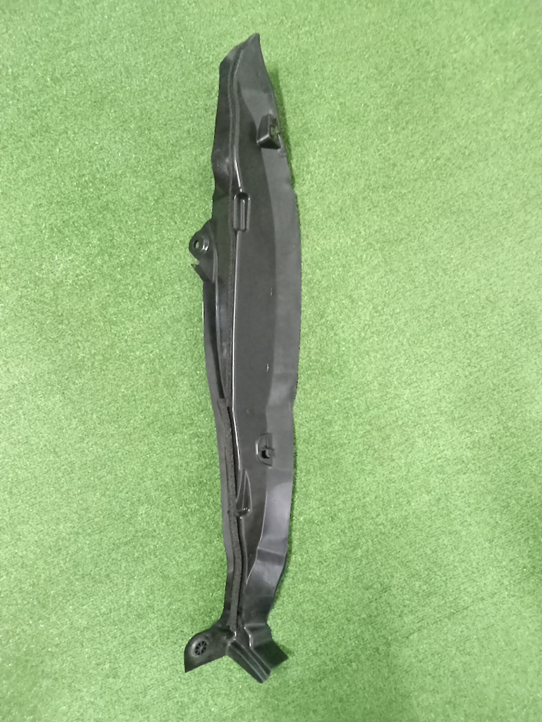 Пыльник крыла левый передний HONDA WR-V DG5 74155-31X-K00 2 ракурс