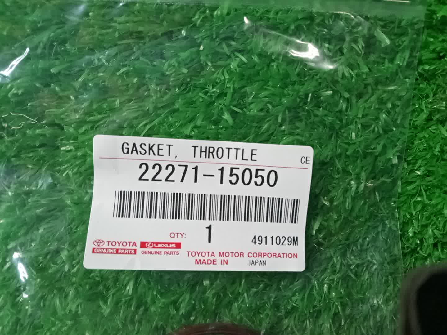 Прокладка дроссельной заслонки TOYOTA YARIS MXPA10 M15A-FKS 22271-15050 1 ракурс