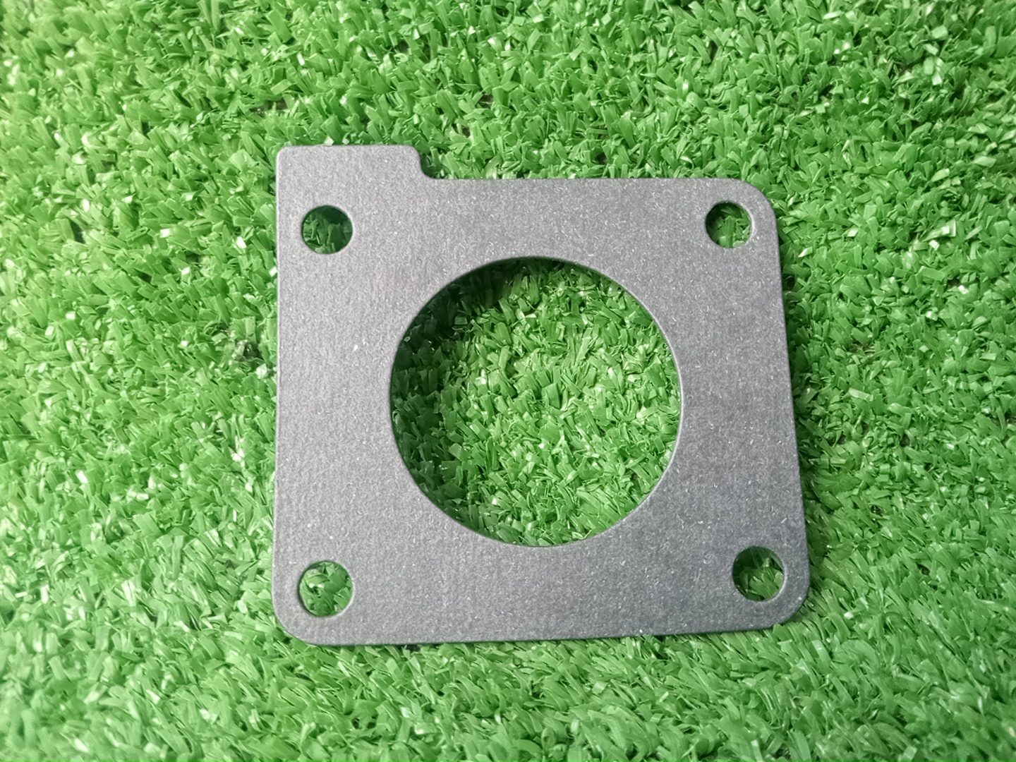Прокладка дроссельной заслонки SUZUKI JIMNY JB23W K6A-T 13421-77G00 1 ракурс