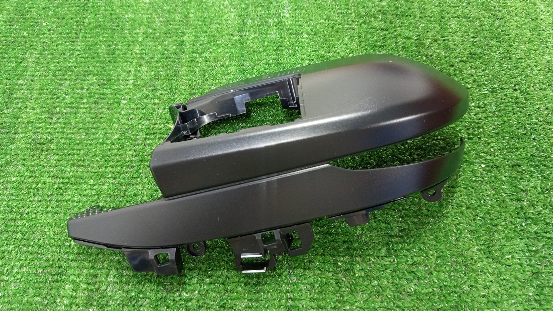 Накладка на зеркало правая передняя TOYOTA HARRIER AXUH80 8791B-35C00 2 ракурс