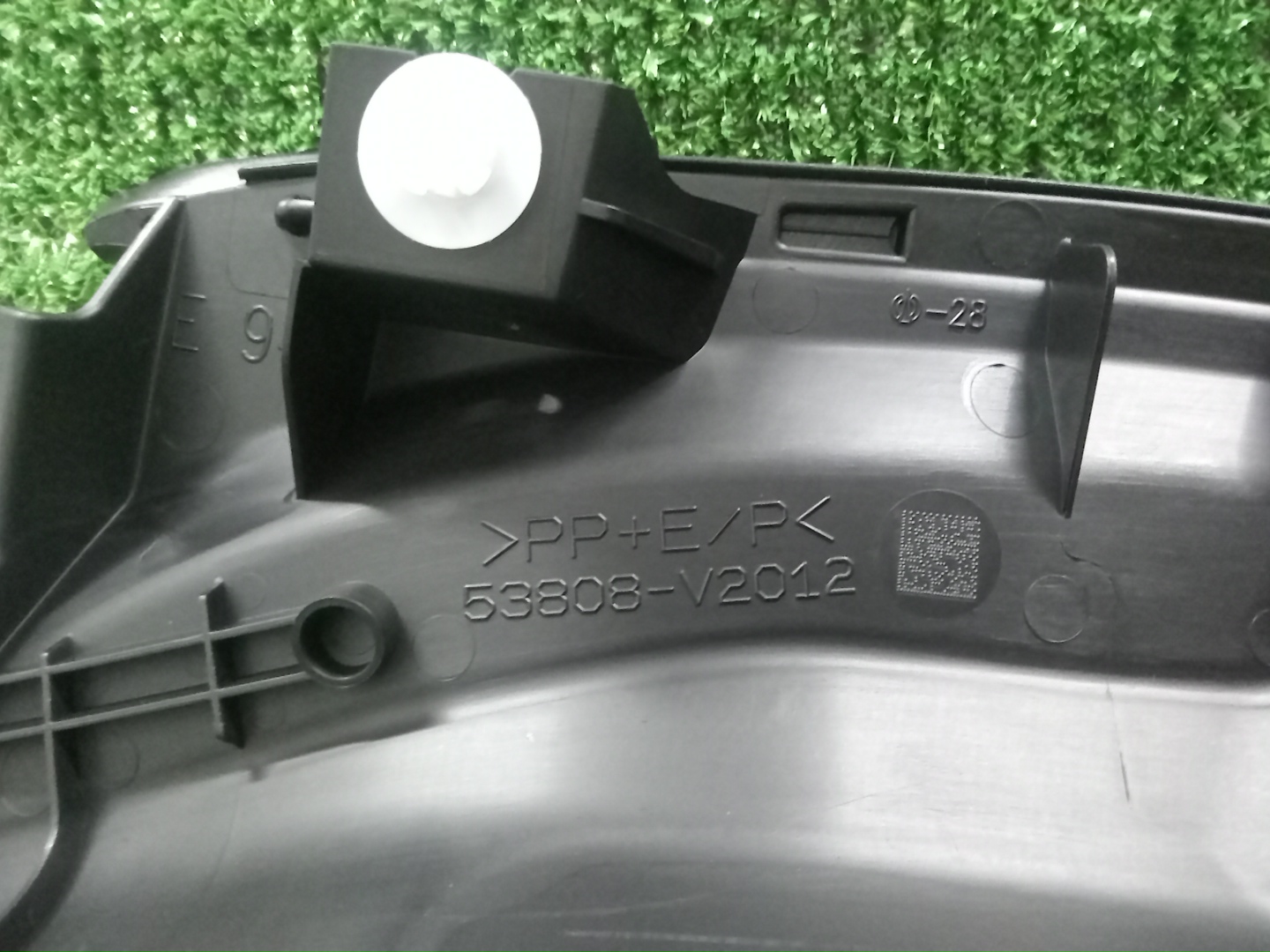 Накладка на крыло левая передняя TOYOTA ALPHARD AAHH40W 53808-V2012 3 ракурс Накладка на крыло левая передняя TOYOTA ALPHARD AAHH40W 53808-V2012 3 ракурс