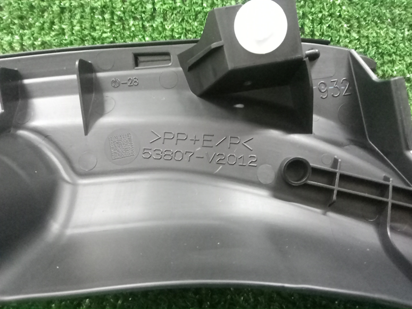 Накладка на крыло правая передняя TOYOTA ALPHARD AAHH40W 53807-V2012 3 ракурс Накладка на крыло правая передняя TOYOTA ALPHARD AAHH40W 53807-V2012 3 ракурс