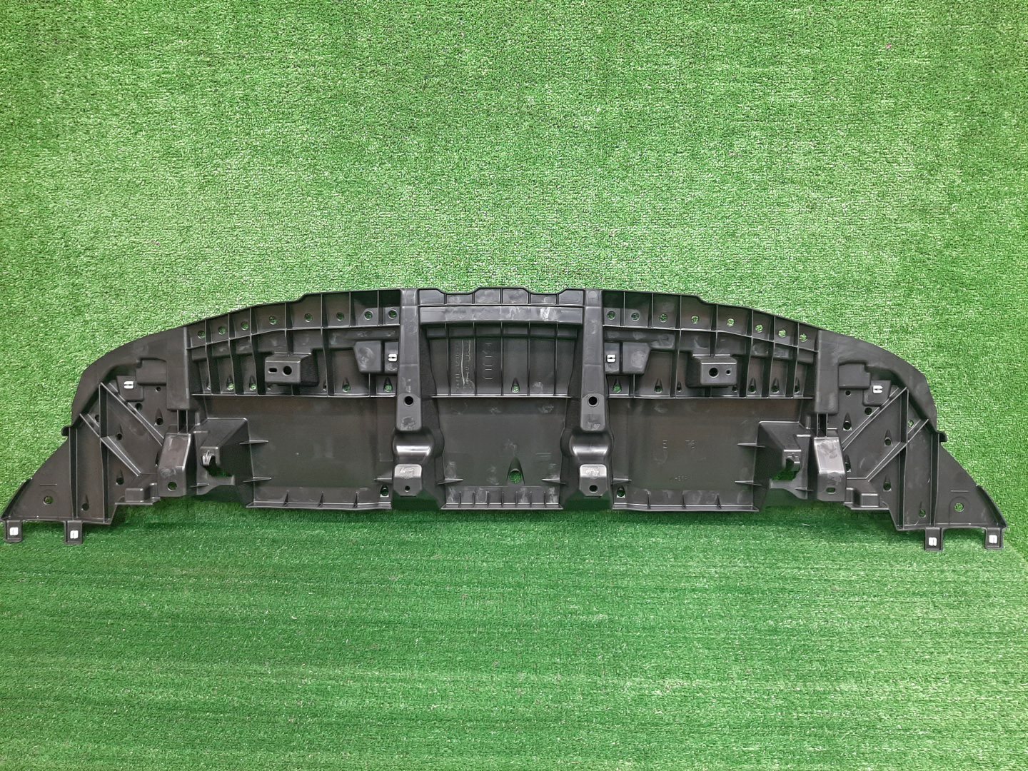 Защита бампера LEXUS NX300H AYZ10 52618-78010 2 ракурс Защита бампера LEXUS NX300H AYZ10 52618-78010 2 ракурс