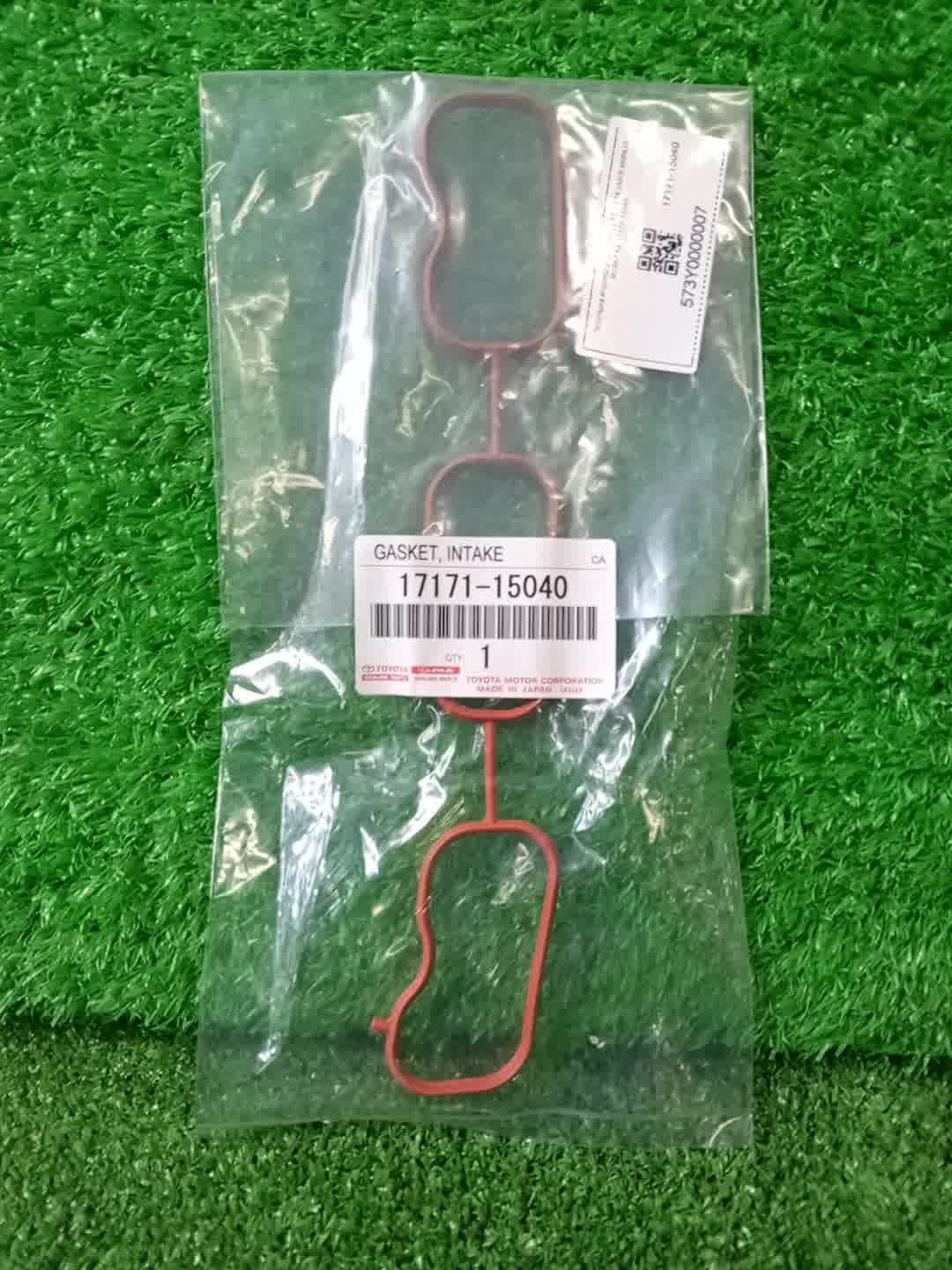 Прокладка впускного коллектора TOYOTA YARIS MXPA10 M15A-FKS 17171-15040 1 ракурс